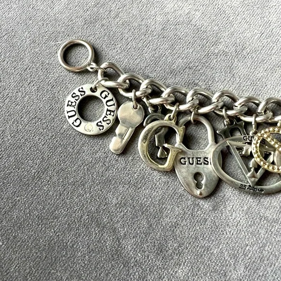 GUESS Chain Bracelet - Picture 4 of 4
